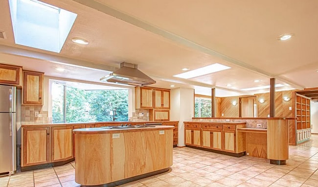 property at 6010 SE Riverside Dr