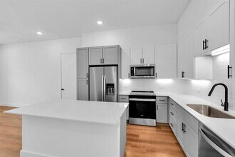 1948 Labrador Ln in Garland, TX - Building Photo - Building Photo