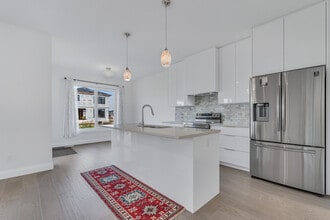 1719 Applerock Av in London, ON - Building Photo - Building Photo