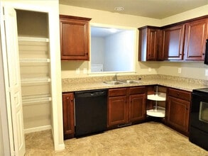 945 Woodridge Dr in Middletown, PA - Foto de edificio - Building Photo