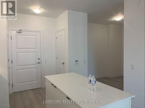 36 Elm Dr W in Mississauga, ON - Building Photo - Building Photo
