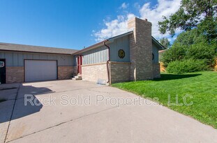 249 Miller Ln in Cheyenne, WY - Building Photo