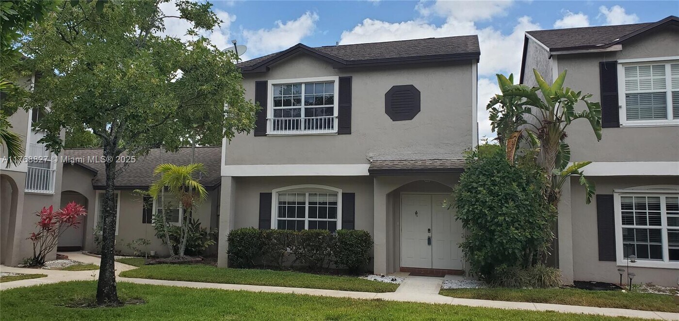 3937 NW 122nd Ter in Sunrise, FL - Building Photo