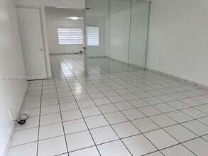 312 SW 76th Ct in Miami, FL - Foto de edificio - Building Photo