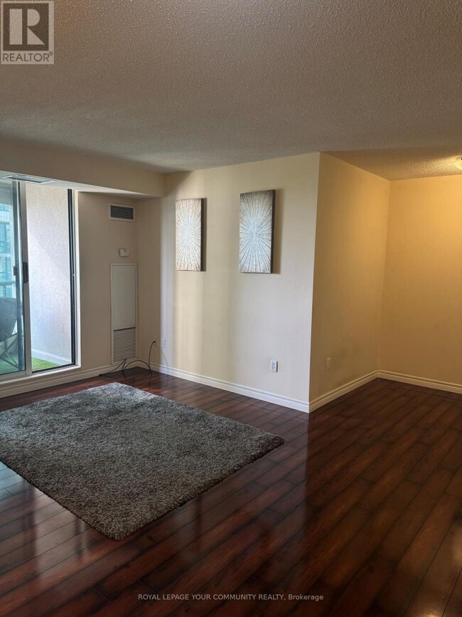 7-1007 Lorraine Dr in Toronto, ON - Building Photo - Building Photo