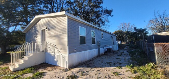 8155 Devoe St in Jacksonville, FL - Building Photo - Building Photo