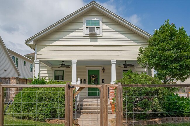 845 Columbia St in Houston, TX - Building Photo - Building Photo