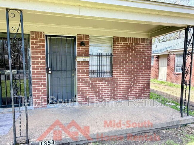 1353 Fairfax St in Memphis, TN - Building Photo - Building Photo