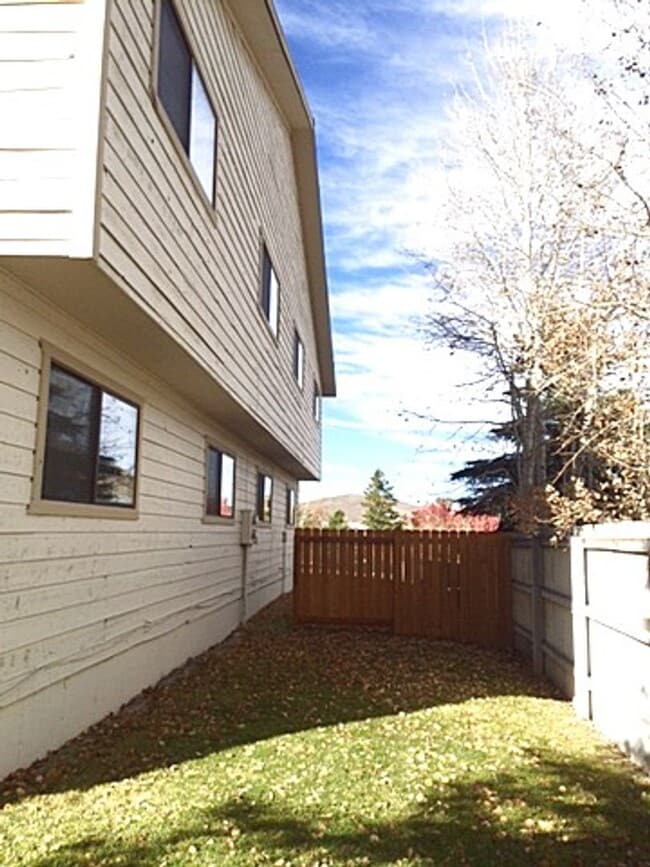 2316 Calumet Cir in Park City, UT - Building Photo - Building Photo