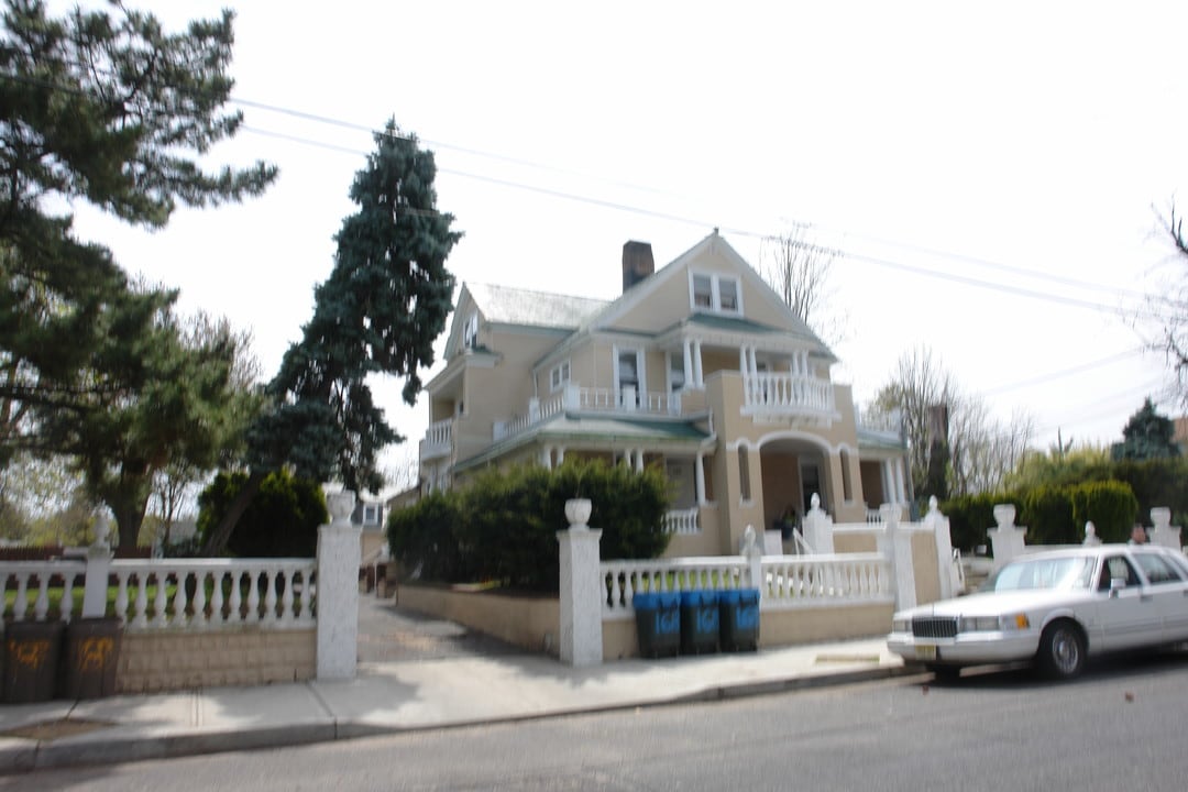 168-176 Chelsea Ave in Long Branch, NJ - Building Photo