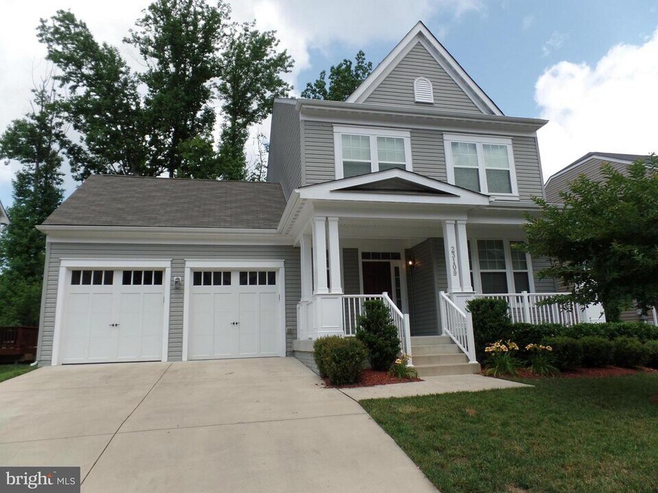 23109 Periwinkle Way in California, MD - Building Photo