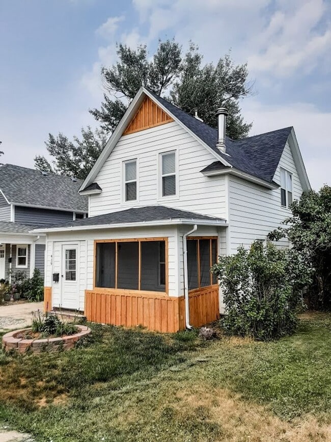 property at 419 W Works St