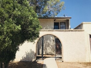 3113 Wayside St in El Paso, TX - Building Photo - Building Photo