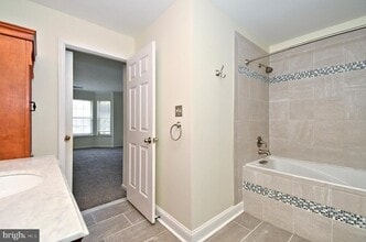3208 Danbury Ct in Yardley, PA - Building Photo - Building Photo