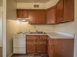 1115 N College Dr in Maryville, MO - Building Photo - Building Photo