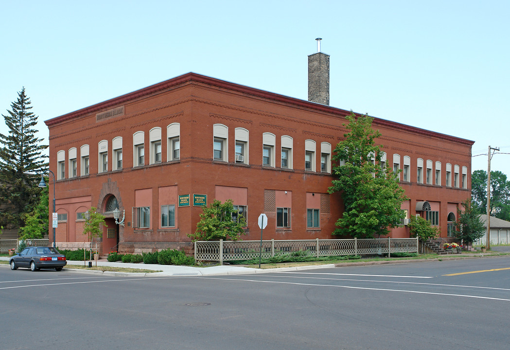 2231 E 5th St in Superior, WI - Foto de edificio