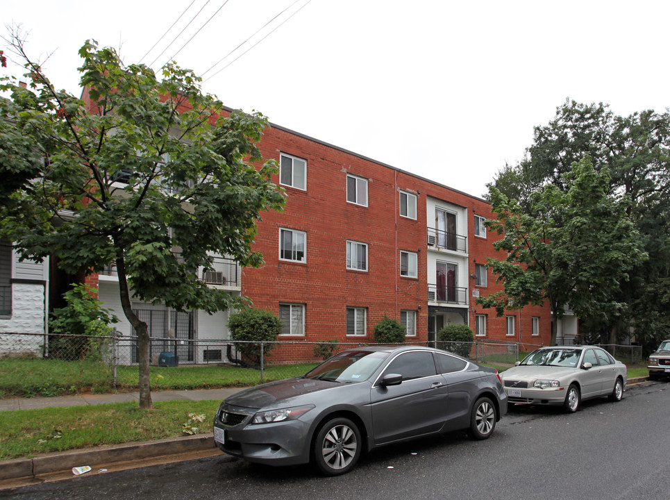 1721 T St SE in Washington, DC - Foto de edificio