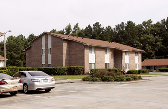 Foxcreek Apartments in St. Stephen, SC - Building Photo - Building Photo