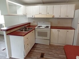 2504 Winston Churchill Dr in Hopewell, VA - Building Photo