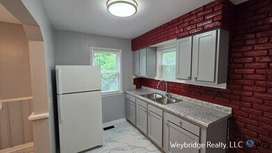 7020 Ellen Ave in Cincinnati, OH - Building Photo - Building Photo