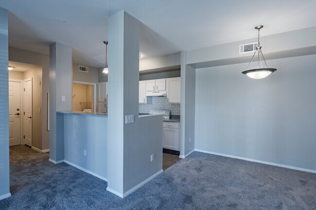 Manzanita Gate Apartments in Reno, NV - Building Photo - Interior Photo