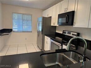 7779 Jewel Ln in Naples, FL - Building Photo - Building Photo