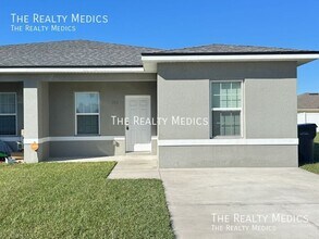 765 Platypus Ct in Kissimmee, FL - Building Photo - Building Photo