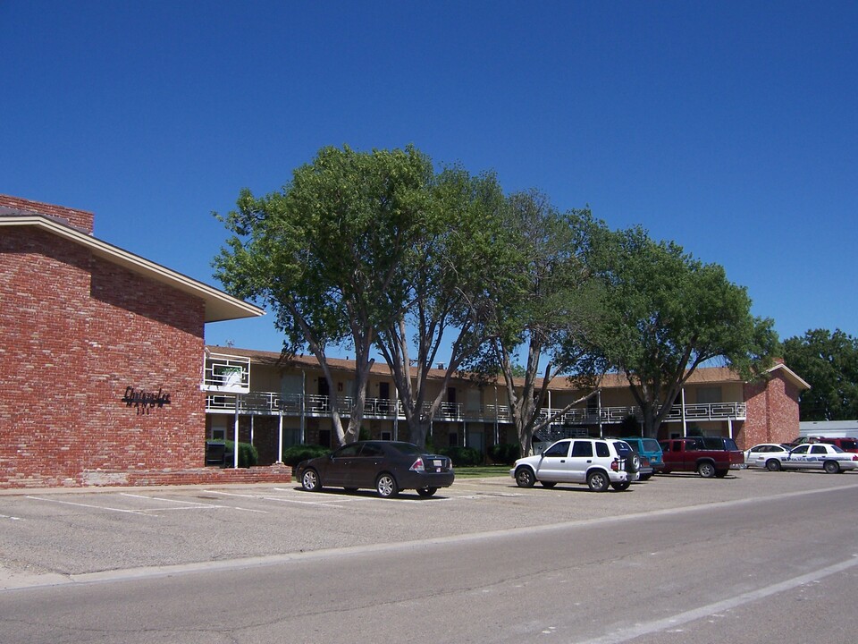 Christa Lee Manor Apartments in Roswell, NM - Building Photo