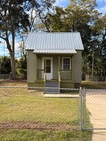 132 Patten St in Thomasville, GA - Building Photo