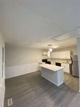85 Delmoor Dr NW in Atlanta, GA - Building Photo - Building Photo