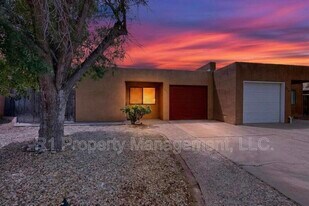 222 Shannon Pl NW in Albuquerque, NM - Building Photo