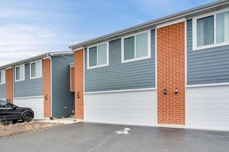 1234 Gillespie Ln in Yorkville, IL - Foto de edificio - Building Photo