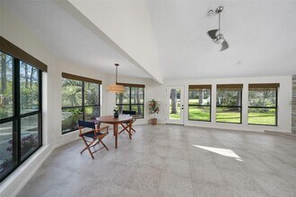 5 Berrypick Ln in Spring, TX - Foto de edificio - Building Photo