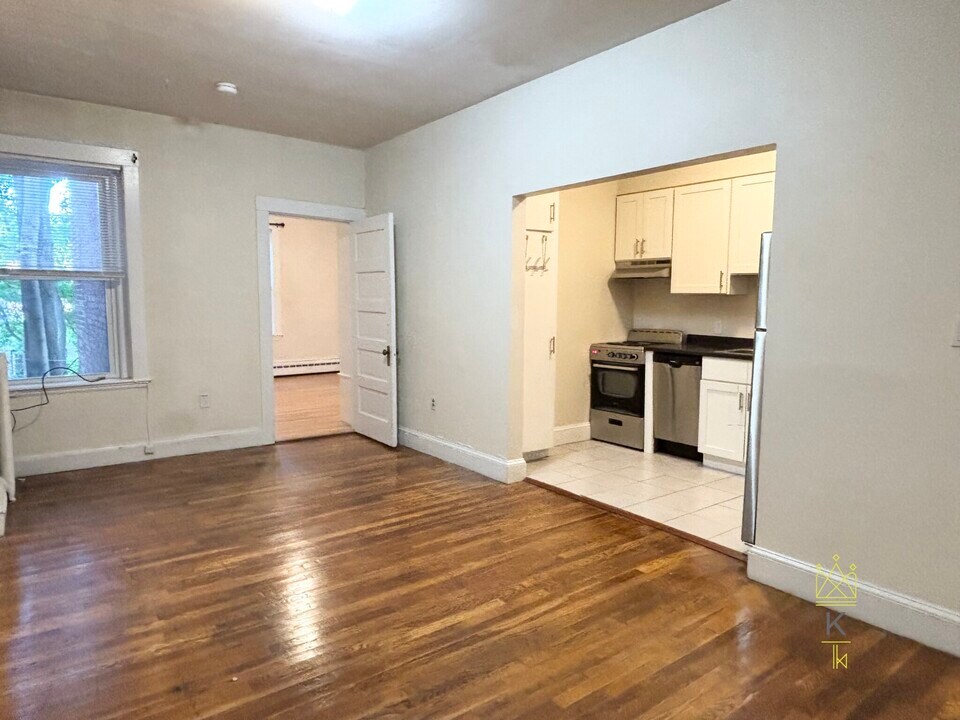 181 Winthrop Rd in Brookline, MA - Building Photo