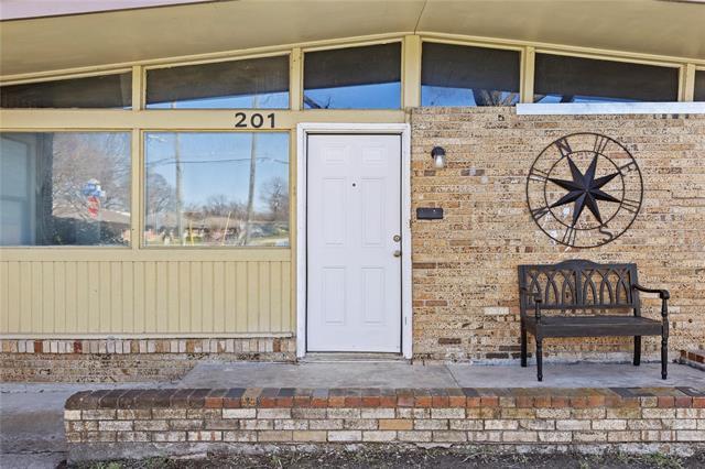 201 S Dorothy Dr in Richardson, TX - Building Photo