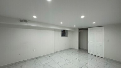 6207 N Talman Ave, Unit G in Chicago, IL - Building Photo - Building Photo