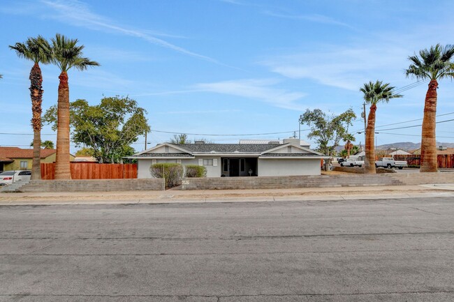 443 National St in Henderson, NV - Building Photo - Building Photo
