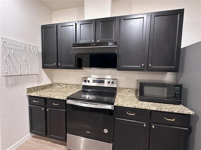 8273 SW 60th Rd in Gainesville, FL - Building Photo - Building Photo