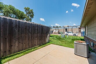 4206 Newell St in Wichita, KS - Foto de edificio - Building Photo