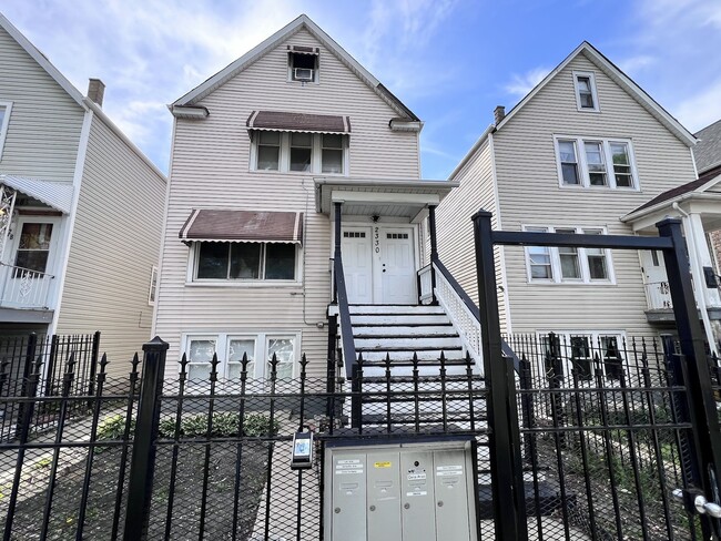 property at 2330 N Lockwood Ave