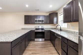 932 Warrior Hill Dr in Louisville, TN - Building Photo - Building Photo