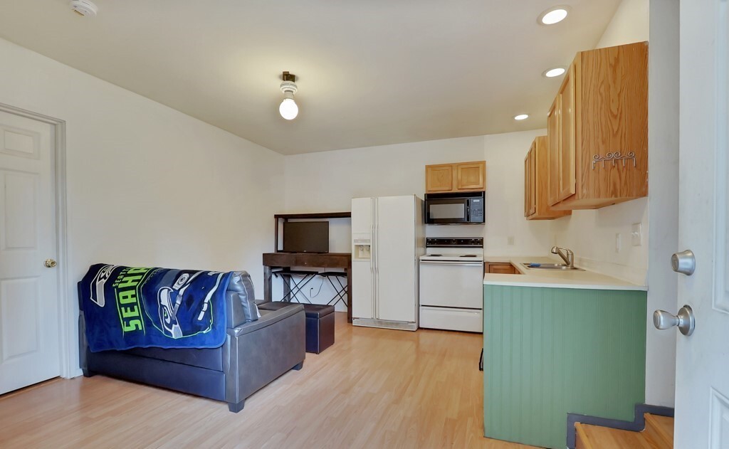 19914 119th St E in Sumner, WA - Building Photo