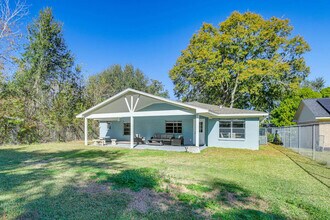 8020 Botany Ln in Houston, TX - Building Photo - Building Photo