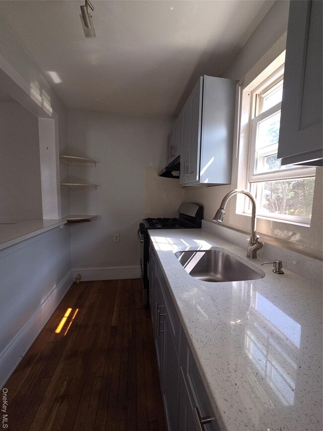 745 Lakeside Dr in Baldwin, NY - Building Photo - Building Photo