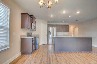 5628 Blue Sky Ct in Milton, FL - Building Photo - Building Photo