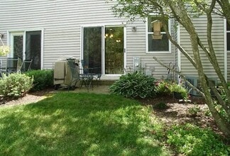 2526 Looking Glass Ct in Aurora, IL - Building Photo - Building Photo