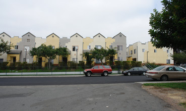 Cedar Road Apartments in Vista, CA - Building Photo - Building Photo