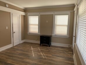 683-689 W 11th St in San Pedro, CA - Foto de edificio - Building Photo