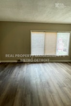 17940 Glendale St in Roseville, MI - Building Photo - Building Photo