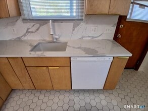 16 Church St in East Haven, CT - Building Photo - Building Photo